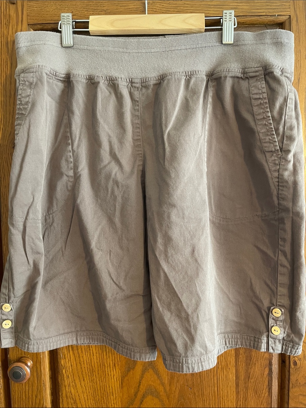 Casual Cotton A-Line Shorts in Taupe